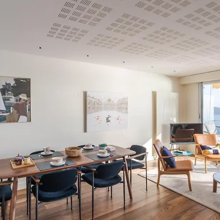 De Bon Matin - Au Dessus De L'hotel Castelbrac