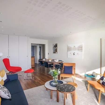 Apartment De Bon Matin - Au Dessus De L'hotel Castelbrac *